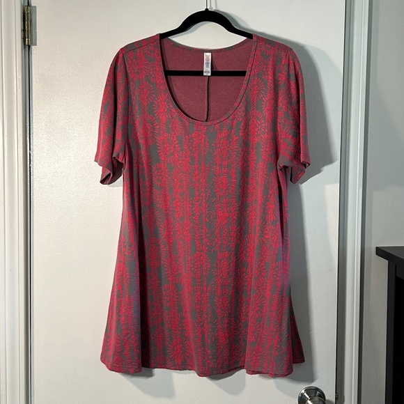 Lularoe Perfect Tee - Picture 1 of 7